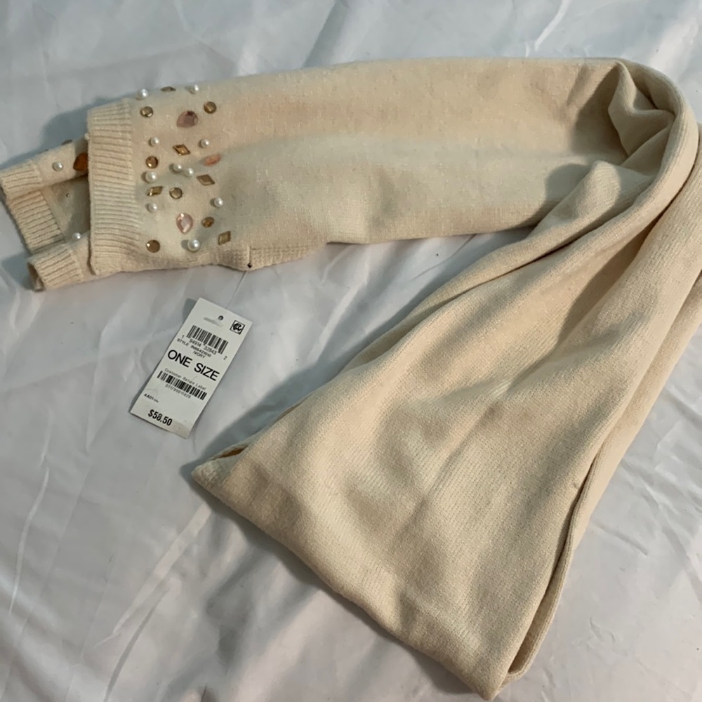 NEW I.N.C scarf ivory